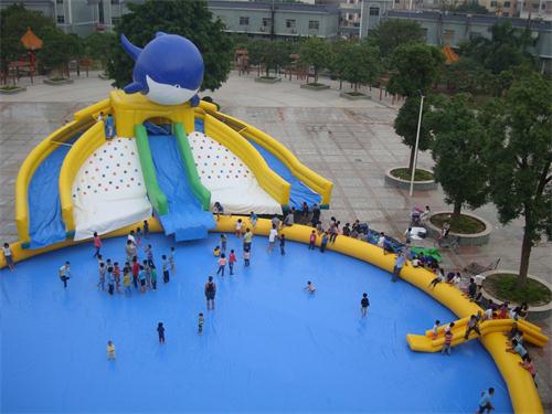 Giant Inflatable Water Parks